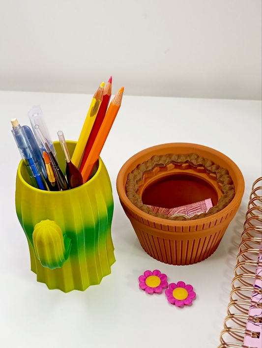 Portalápices en forma de cactus de Kokoroto, decorativo y funcional para almacenar lápices y bolígrafos.