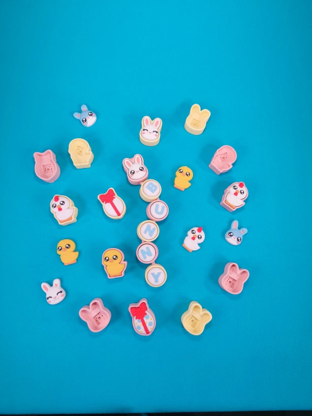 Clickers de Pascua de la marca Kokoroto, pequeños dispositivos para celebrar festividades con sonidos y colores festivos.