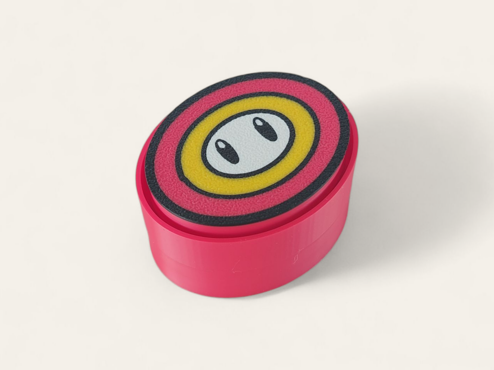 Clicker Power-Up Mario Bros de Kokoroto mostrando detalles del diseño y colores vibrantes del personaje.