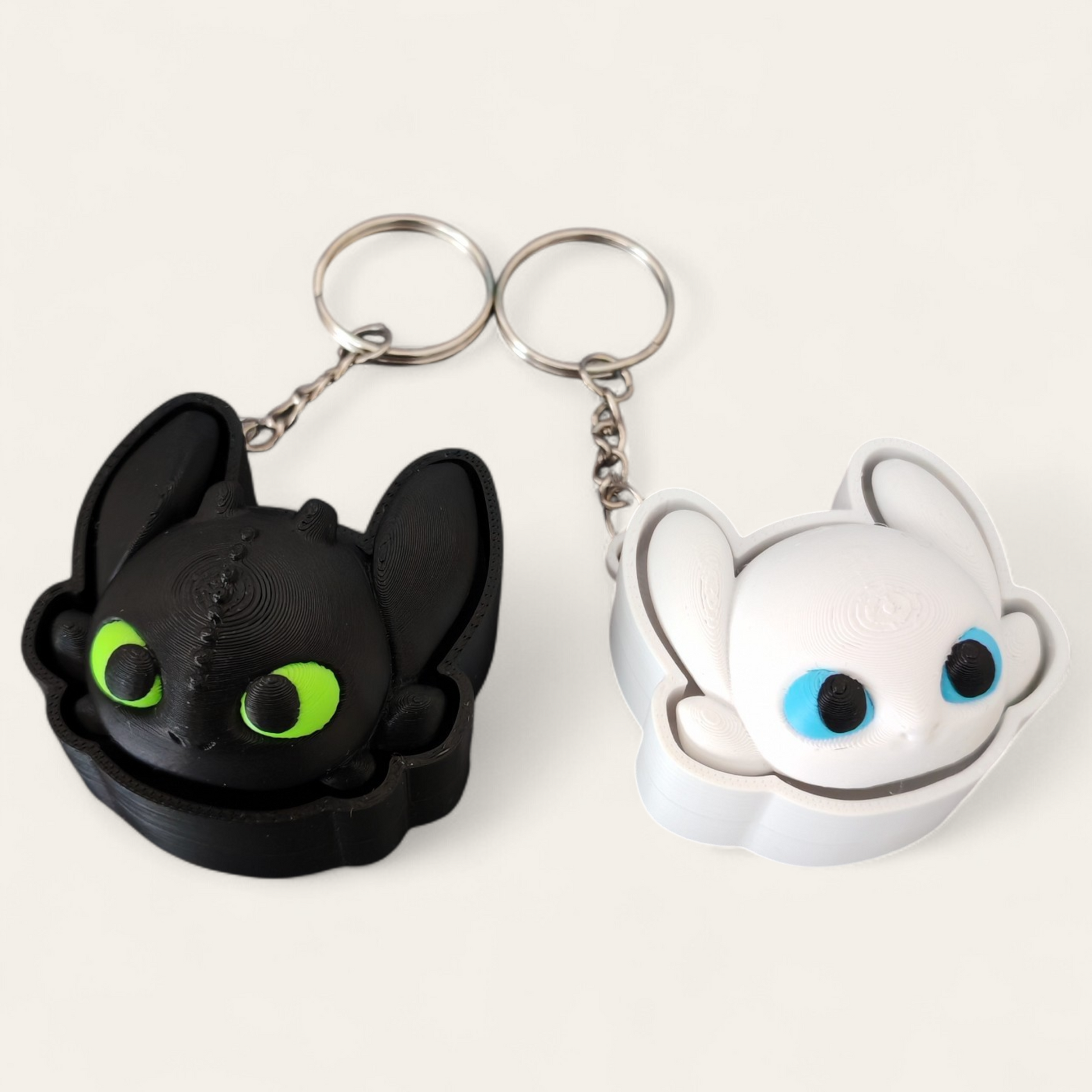 Clickers de desdentado y furia luminosa Kokoroto, accesorios de entrenamiento con luz brillante y diseño llamativo.