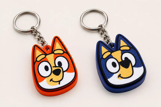 Llaveros clicker de Bluey impresos en 3D, vista frontal de la pareja de perritos - Kokoroto