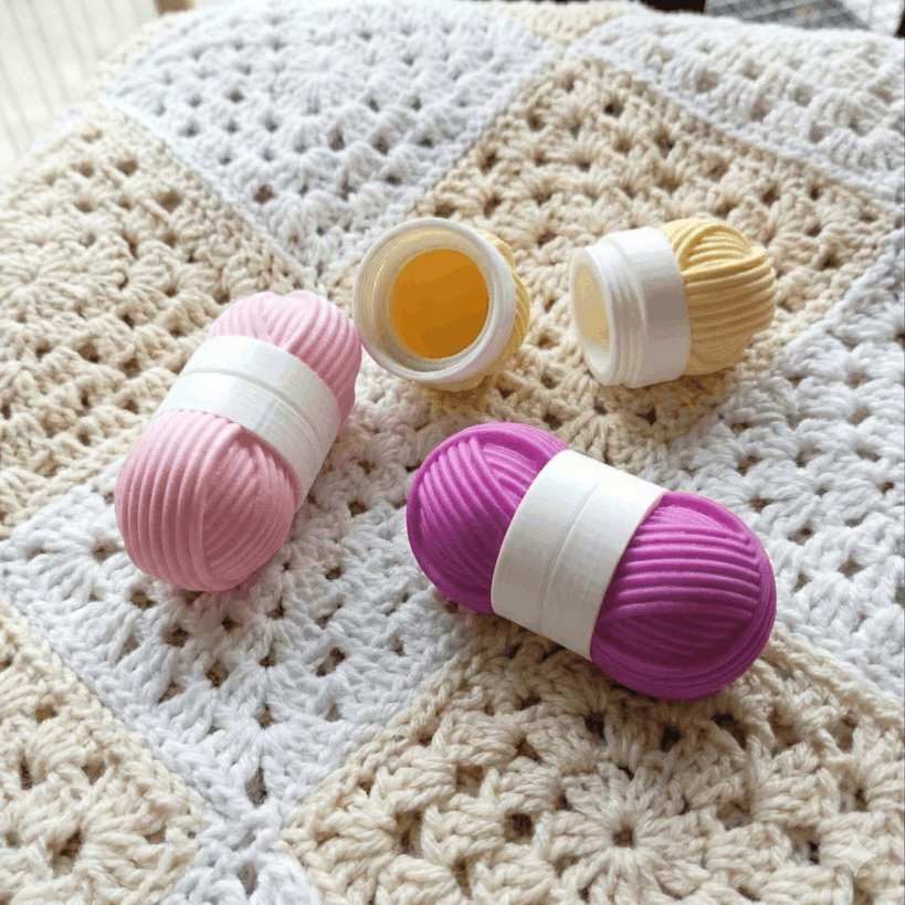 Portaagujas con forma de ovillo de lana - Kokoroto