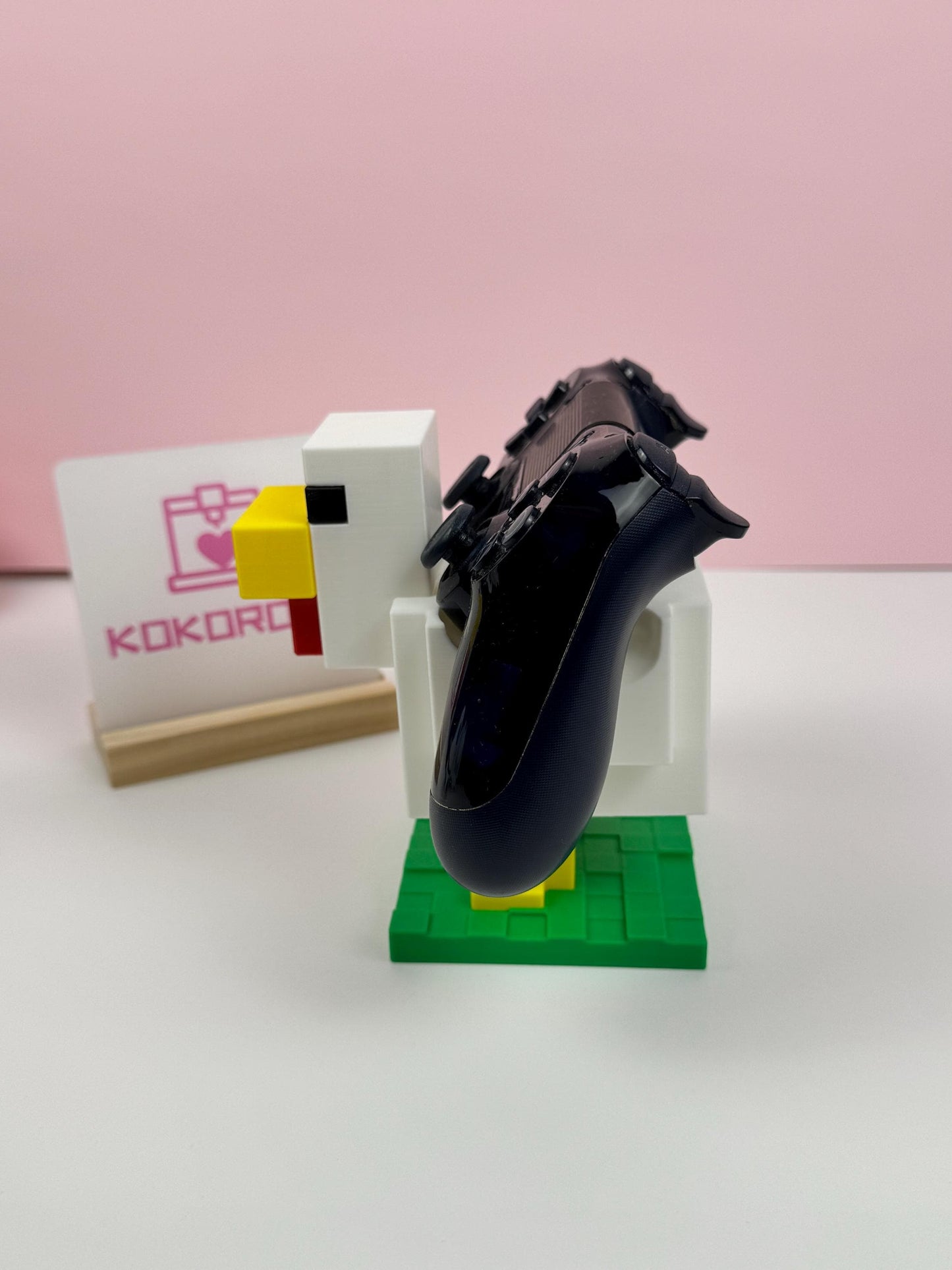 Soporte para mandos inspirado en Minecraft