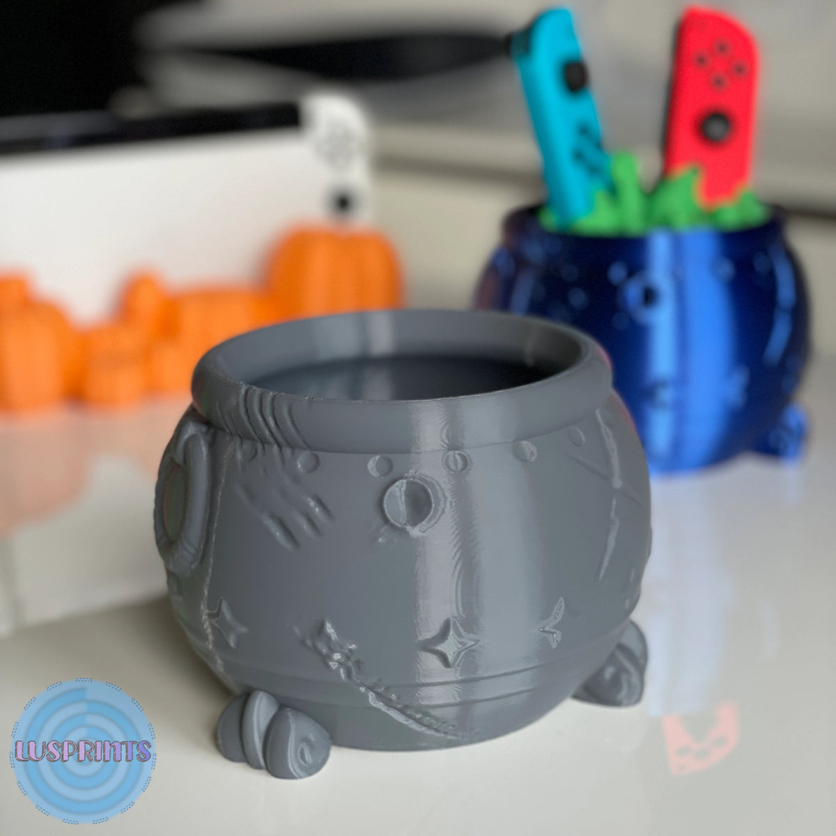 Witch's cauldron for Joy-Con in gray, empty, close-up view - Kokoroto