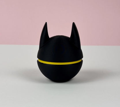 Batball Pokéball inspiriert von Batman, 3D-gedruckt, Nahaufnahme des handveredelten Details - Kokoroto