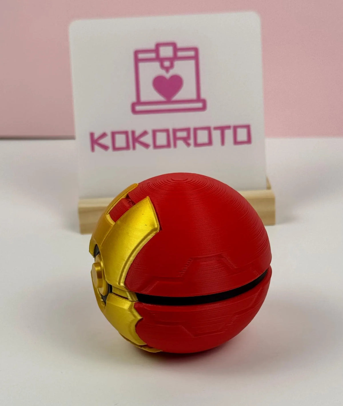 Ironball Pokéball inspiriert von Iron Man, 3D-gedruckt, Nahaufnahme des handveredelten Details - Kokoroto